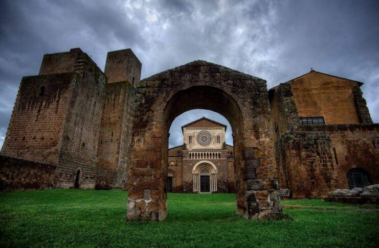 Tuscania_Vista della Basilica di San Pietro_Crediti foto_ Regina Eutizi